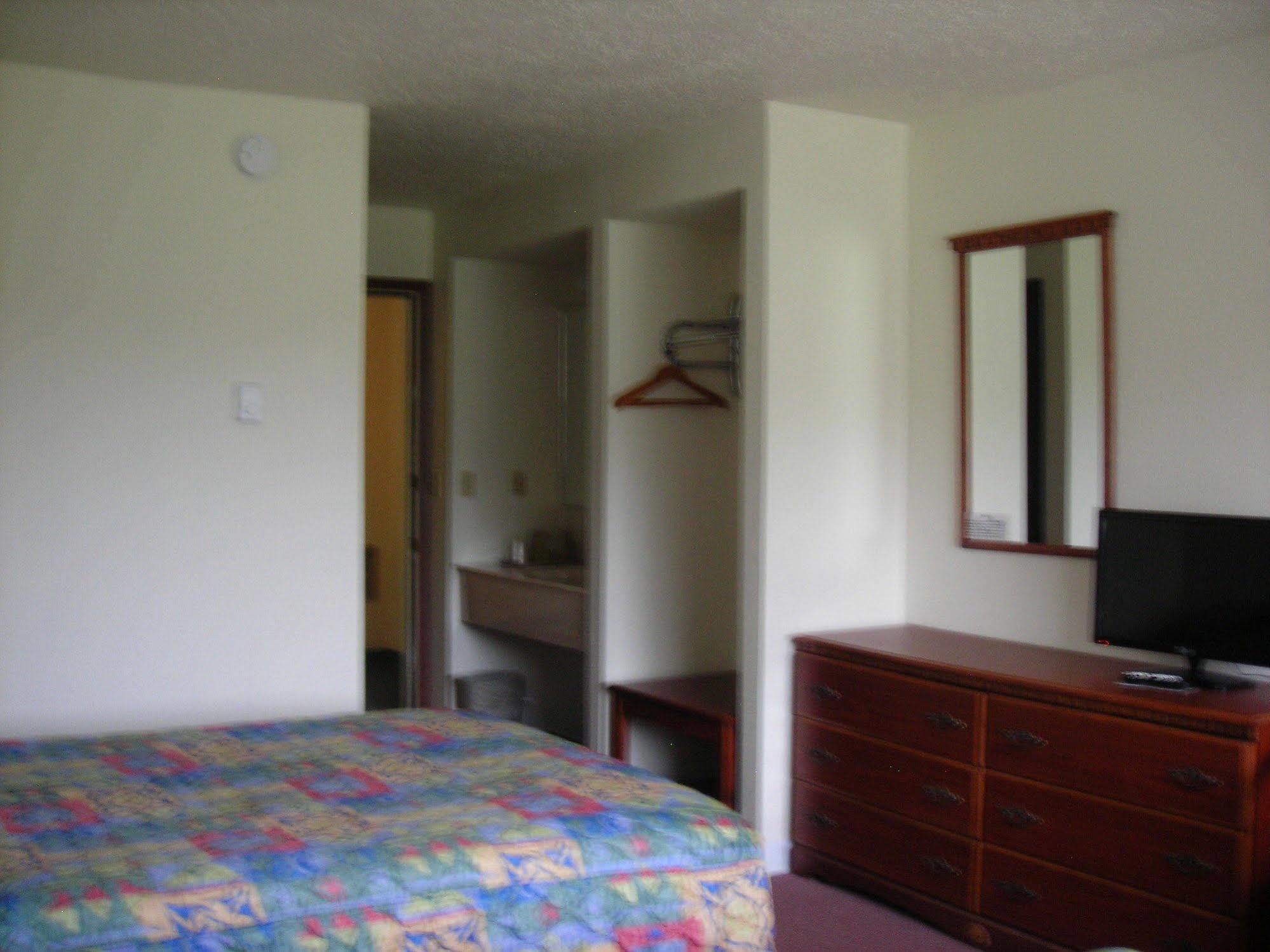 Gwinn Model Towne Inn Motel المظهر الخارجي الصورة