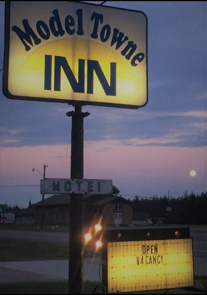 Gwinn Model Towne Inn Motel المظهر الخارجي الصورة
